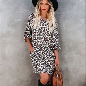 *VICI COLLECTION* Long Sleeve Pocketed Leopard Print Dress. Oversized fit. Sz L.